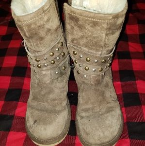 UGG BOOTS SIZE 8